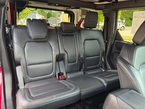 Used 2025 Ford Bronco Badlands AWD/4WD image 33