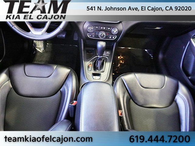 Used 2019 Jeep Cherokee Latitude Plus FWD image 23