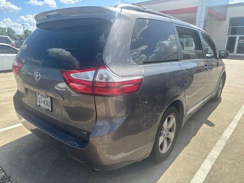 Used 2015 Toyota Sienna LE FWD image 5
