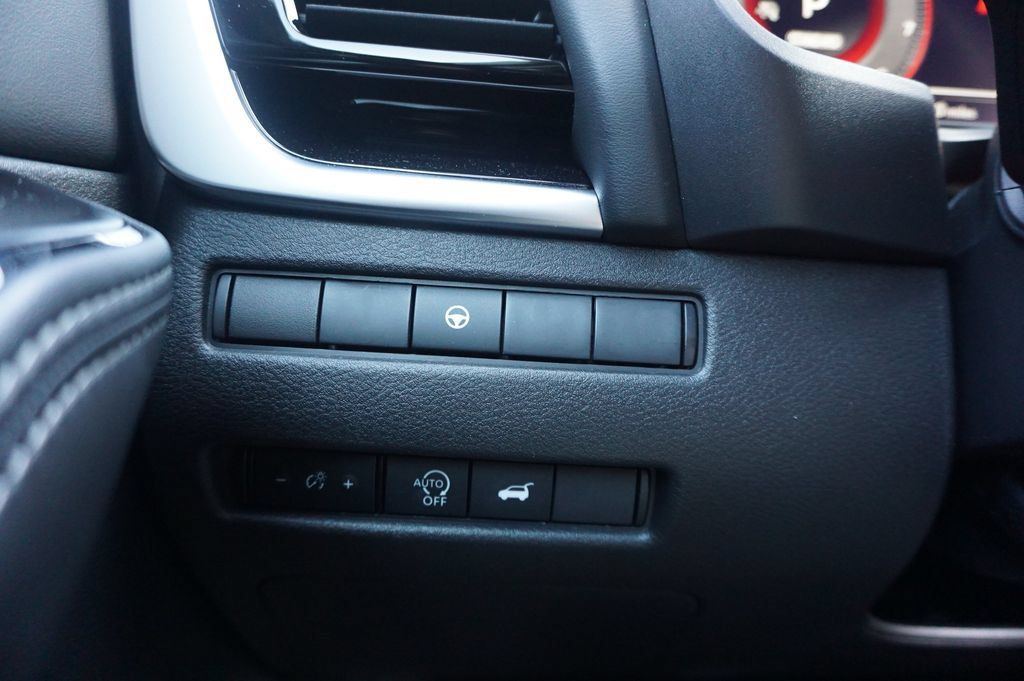 Used 2024 Nissan Rogue SL w/ SL Premium Package FWD image 5