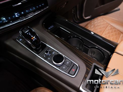 Used 2022 Cadillac Escalade Premium Luxury w/ Performance Package image 34