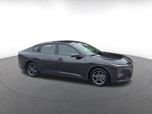 Used 2025 Kia K4 FWD image 2