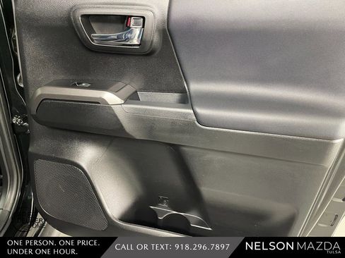 Used 2022 Toyota Tacoma TRD Off-Road image 41