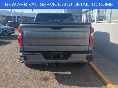 Used 2021 Chevrolet Silverado 1500 Custom w/ Safety Confidence Package image 4
