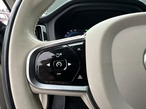 Used 2024 Volvo XC60 B5 Core image 28