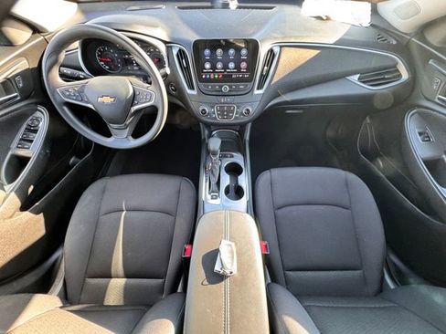 Used 2024 Chevrolet Malibu LT image 2