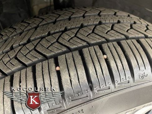 Used 2023 Subaru Ascent Limited w/ Technology Package AWD/4WD image 8