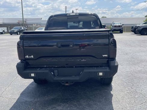 Used 2021 Toyota Tacoma SR5 AWD/4WD image 4