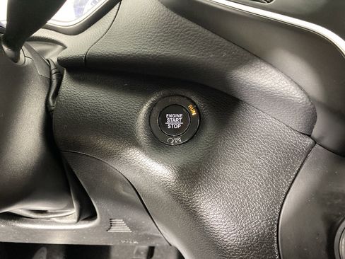 Used 2020 Jeep Cherokee Latitude Plus AWD/4WD image 26