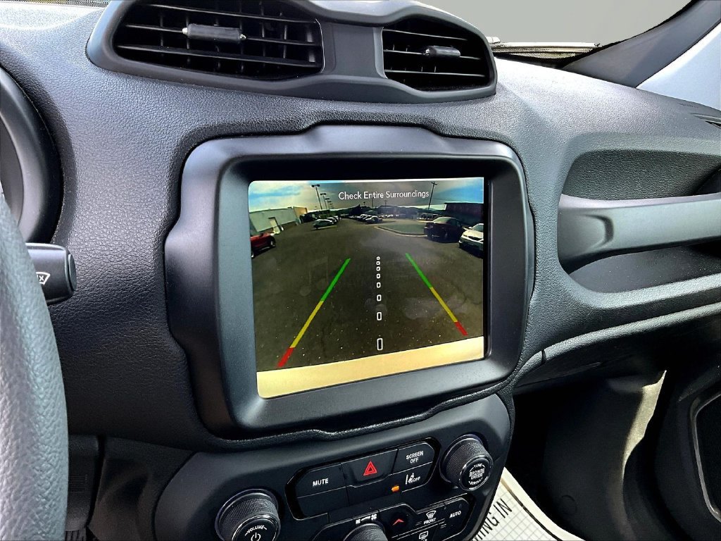 Used 2023 Jeep Renegade Latitude AWD/4WD image 13