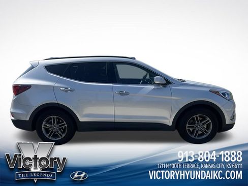 Used 2017 Hyundai Santa Fe Sport FWD image 4