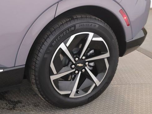 Used 2025 Chevrolet Equinox EV LT w/ Convenience Package image 14