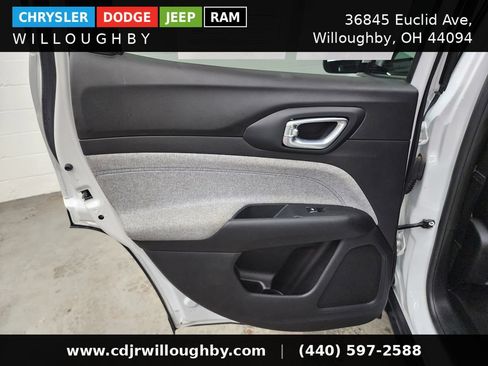 Used 2024 Jeep Compass Latitude AWD/4WD image 24