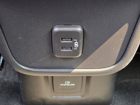 Used 2022 Chevrolet Equinox RS w/ Infotainment Package image 18