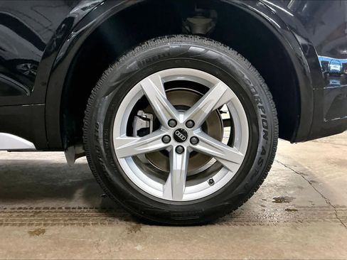 Used 2023 Audi Q5 2.0T Premium w/ Convenience Package image 12