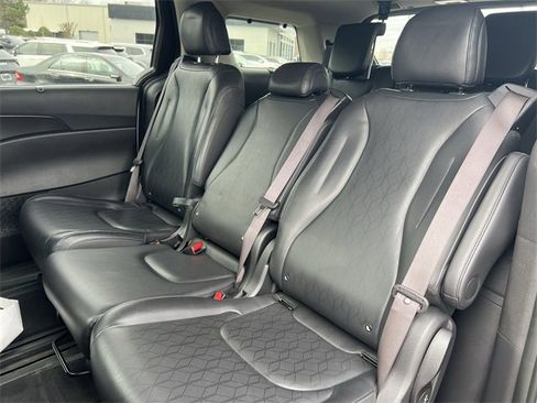 Certified 2025 Kia Carnival SX w/ SX Dark Edition Package image 23