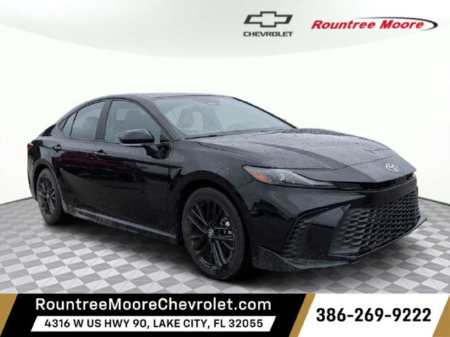 Used 2025 Toyota Camry SE FWD image 1