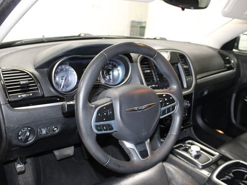 Used 2023 Chrysler 300 Touring AWD/4WD image 17
