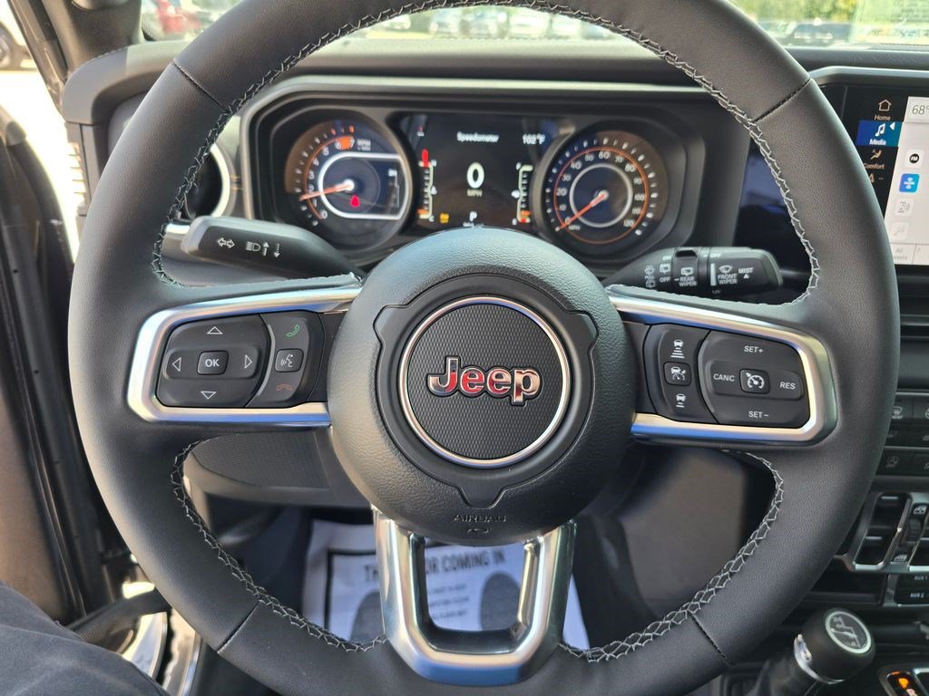 New 2026 Jeep Wrangler Unlimited Sahara AWD/4WD image 18