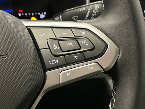 New 2025 Volkswagen Taos SE image 25