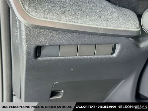 Used 2025 Nissan Kicks SV AWD/4WD image 10