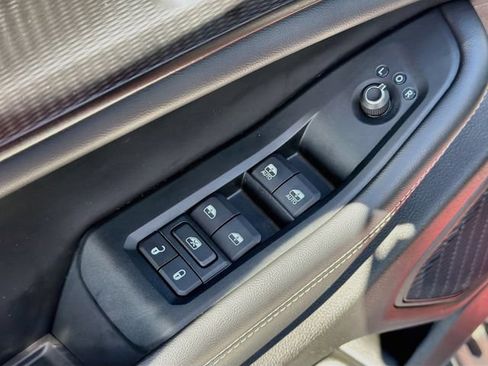 Used 2024 Jeep Grand Cherokee Altitude AWD/4WD image 18