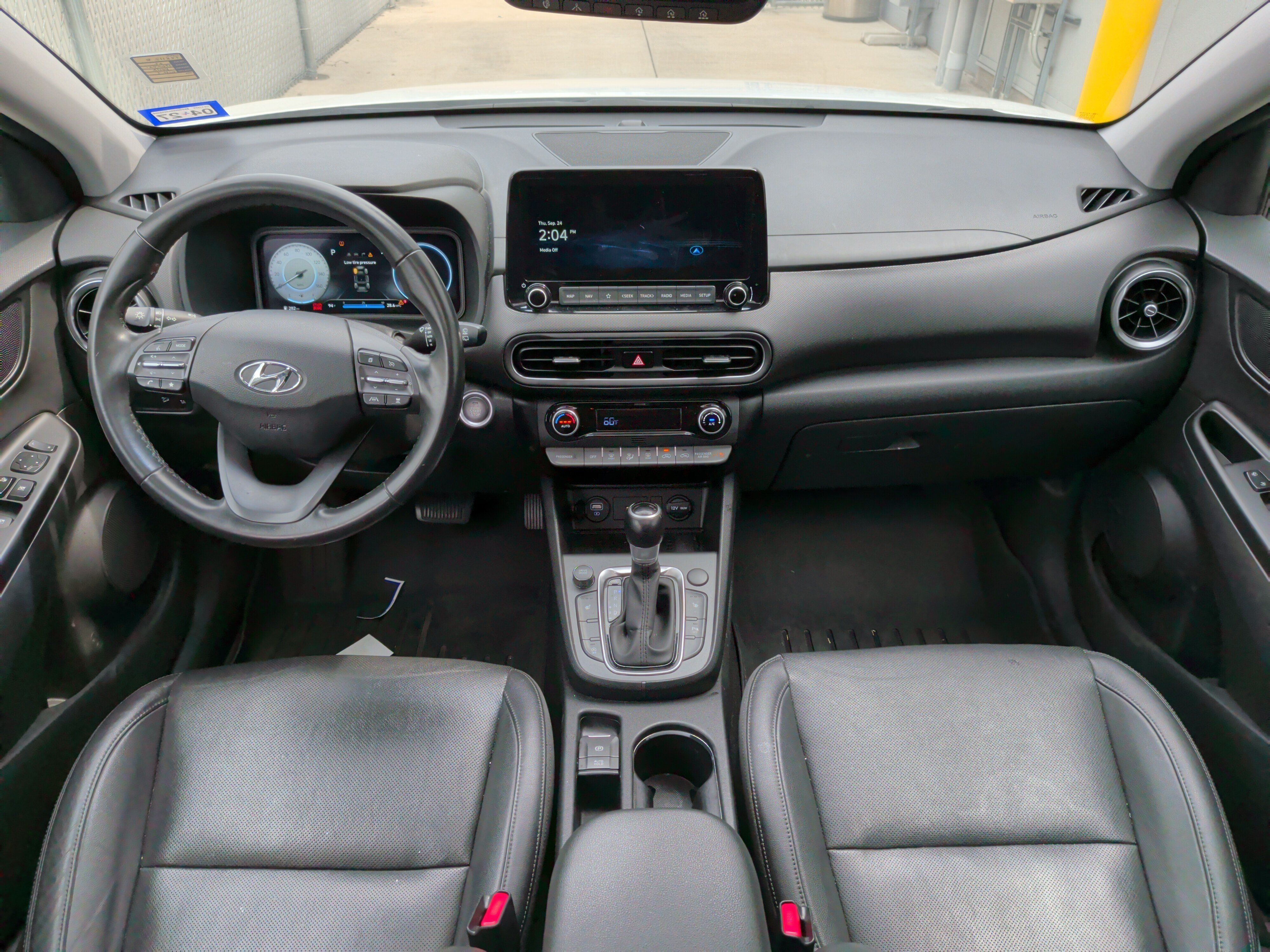 Used 2022 Hyundai Kona Limited FWD image 26
