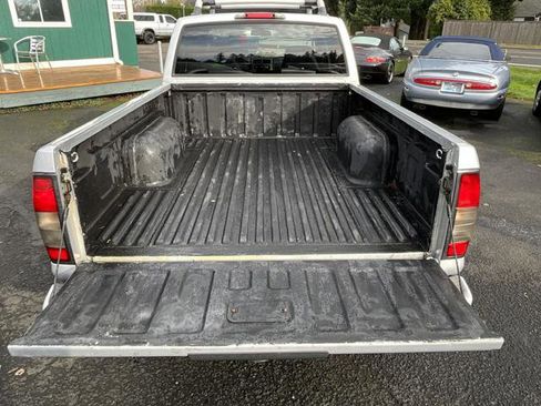 Used 2004 Nissan Frontier LE image 15