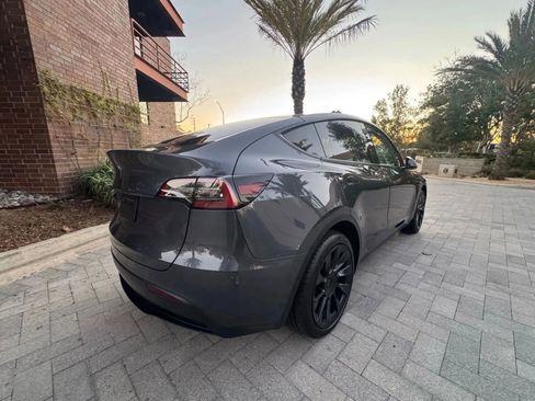 Used 2021 Tesla Model Y Long Range AWD/4WD image 8