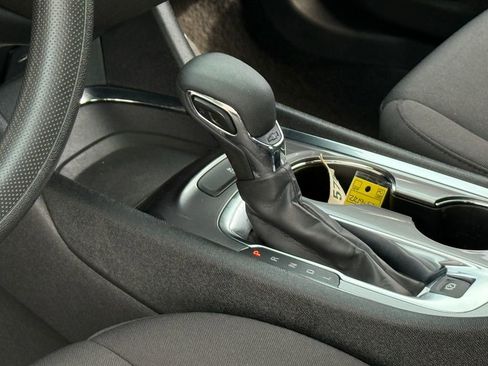 Used 2023 Chevrolet Malibu LT image 19