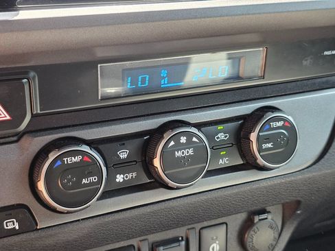 Used 2021 Toyota Tacoma TRD Off-Road w/ Technology Package AWD/4WD image 42