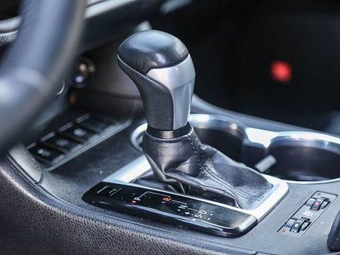 Used 2019 Toyota Highlander Limited AWD/4WD image 26