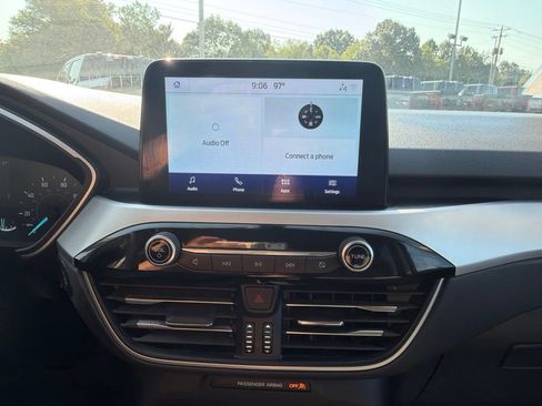 Used 2020 Ford Escape SE FWD image 25
