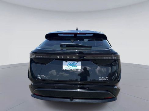 Used 2023 Nissan Ariya AWD image 5