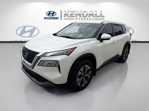 Used 2023 Nissan Rogue SV FWD image 3