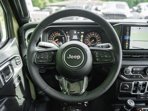 New 2025 Jeep Gladiator Sport image 30