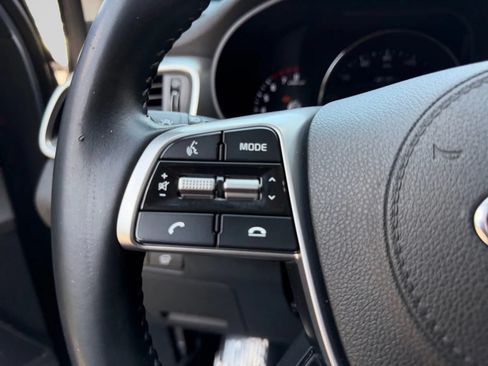 Used 2020 Kia Sorento EX FWD image 22