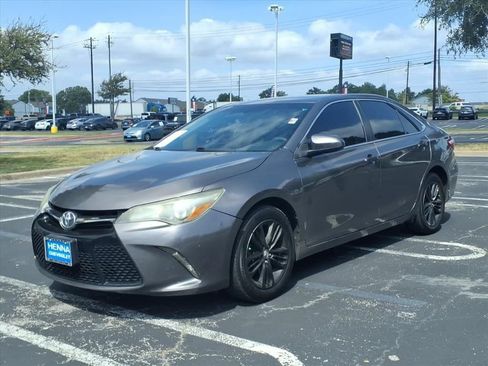Used 2017 Toyota Camry SE FWD image 11