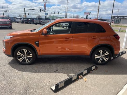 Used 2020 Mitsubishi Outlander Sport ES image 6