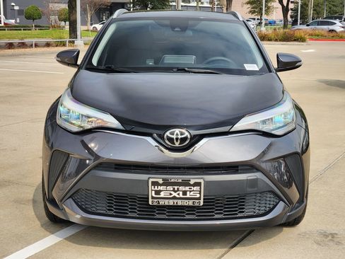 Used 2020 Toyota C-HR LE image 2