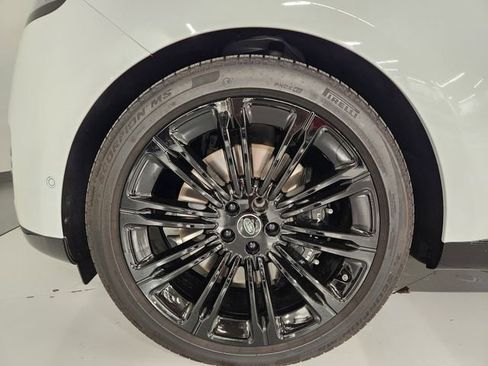 Used 2025 Land Rover Range Rover Autobiography AWD/4WD image 8