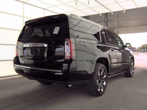 Used 2019 GMC Yukon XL Denali w/ Denali Ultimate Package AWD/4WD image 4