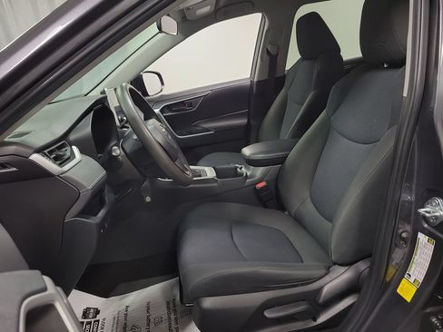 Used 2023 Toyota RAV4 LE AWD/4WD image 13