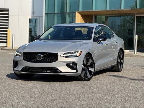 Certified 2023 Volvo S60 T8 Plus AWD/4WD image 1
