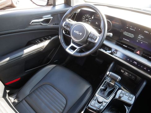 Certified 2023 Kia Sportage SX image 9