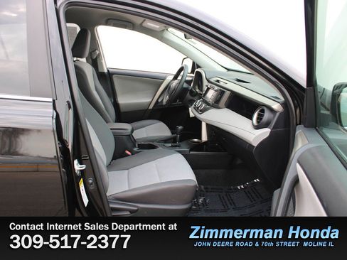 Used 2016 Toyota RAV4 XLE image 18