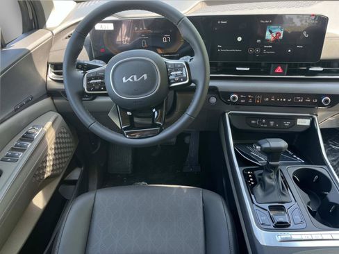 New 2026 Kia Carnival EX FWD image 12