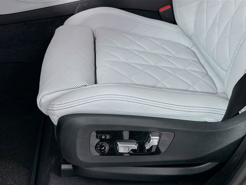 New 2026 BMW X5 xDrive40i w/ Executive Package image 21