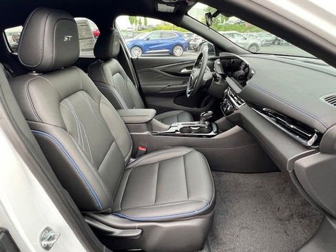 New 2026 Buick Envista Sport Touring w/ Convenience I Package FWD image 18