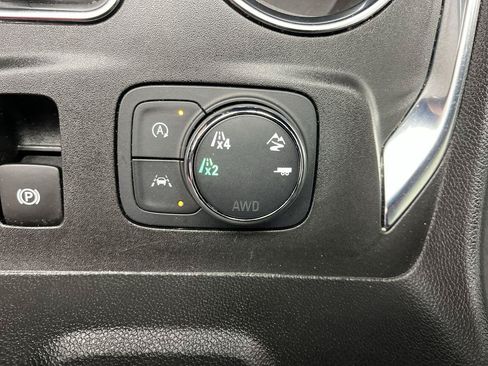 Certified 2023 Chevrolet Traverse LT AWD/4WD image 17
